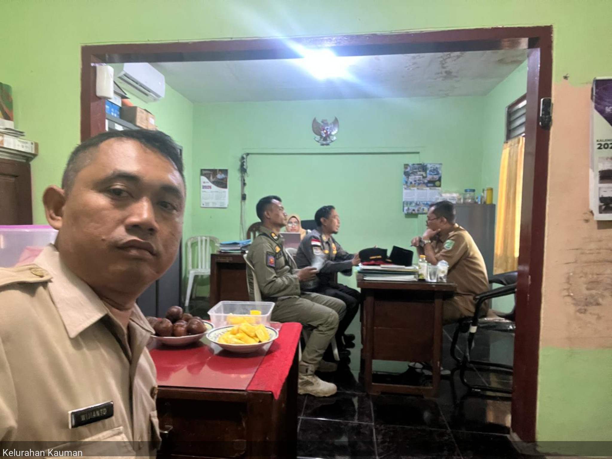 Penyerahan BPJS Ketenagakerjaan Anggota Linmas