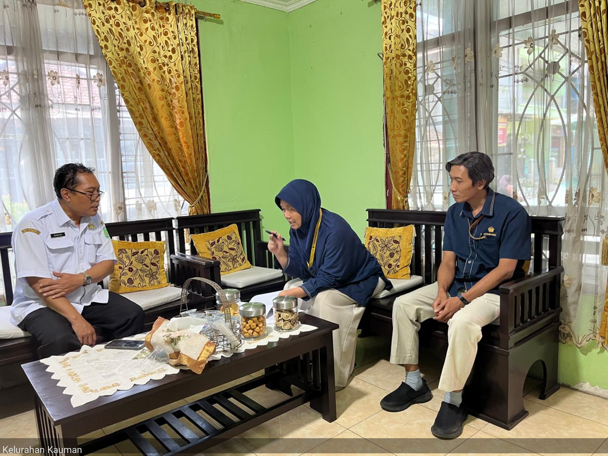 Menerima tamu dari Kantor Pajak Cabang Pasuruan